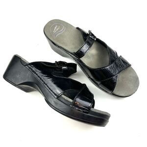 FINAL SALE Dansko Sela Black Patent Leather Comfort Slide Sandals size 9.5